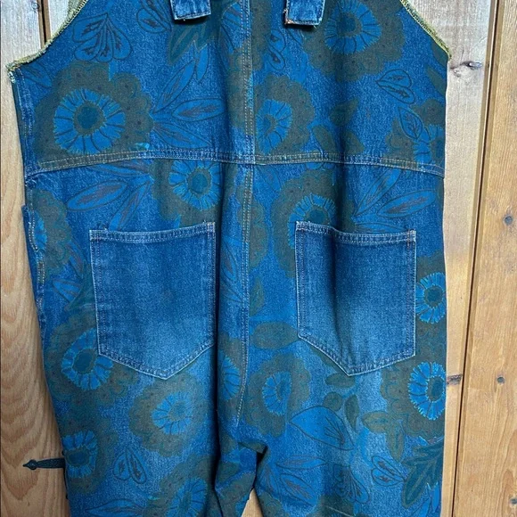 Oversized Distressed Floral Patterned Denim Overalls - Picture 6 of 7